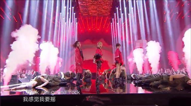 湖南卫视|湖南卫视晚会槽点多：姐姐们舞台被指敷衍，多位实力唱将接连翻车