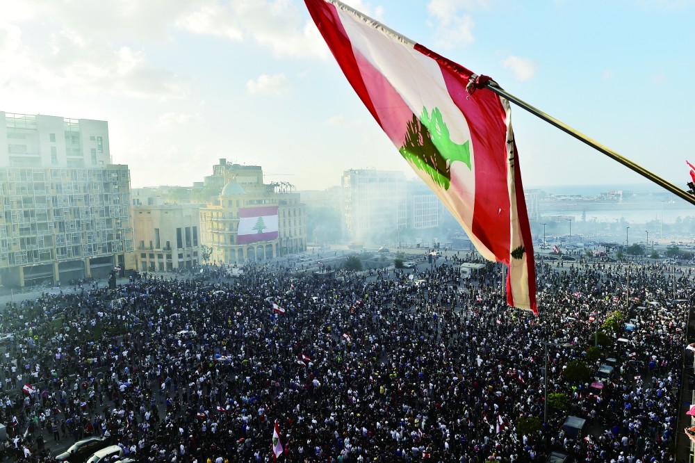 "阿拉伯之春"口号再现,黎示威者设"革命总部"被驱散_腾讯新闻