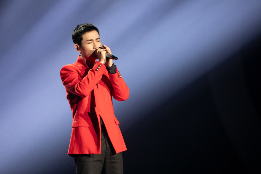 青春芒果夜|《青春芒果夜》朱一龙黄晓明蔡徐坤点燃青春，定制舞台炸燃全场！