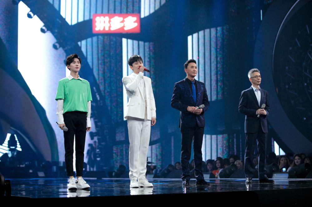 青春芒果夜|《青春芒果夜》朱一龙黄晓明蔡徐坤点燃青春，定制舞台炸燃全场！