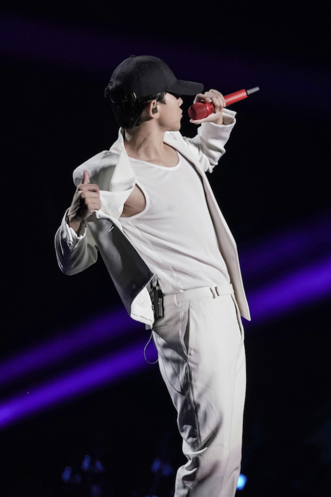 青春芒果夜|《青春芒果夜》朱一龙黄晓明蔡徐坤点燃青春，定制舞台炸燃全场！