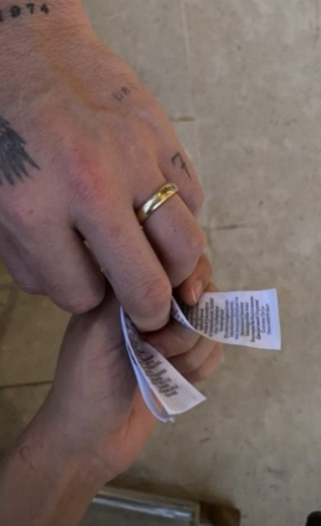 妮可拉·佩尔茨|曝贝克汉姆长子与大4岁富豪女友秘婚，女方晒照疑泄喜讯