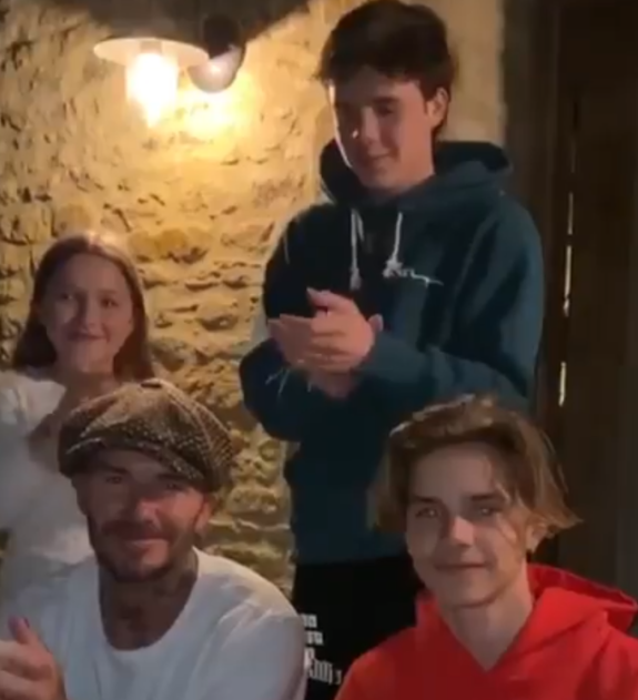 妮可拉·佩尔茨|曝贝克汉姆长子与大4岁富豪女友秘婚，女方晒照疑泄喜讯