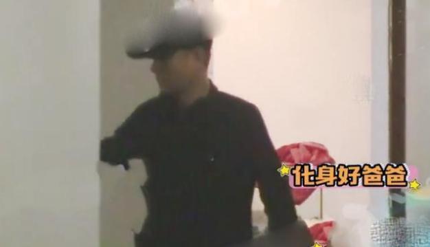 马伊琍|文章与女性好友聚会酒吧嗨玩烟不离手，深夜骑电动车去健身显落寞