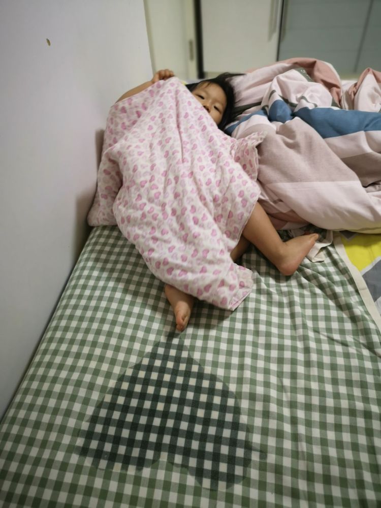 看完后你不笑,我倒立洗头的搞笑图片_腾讯新闻