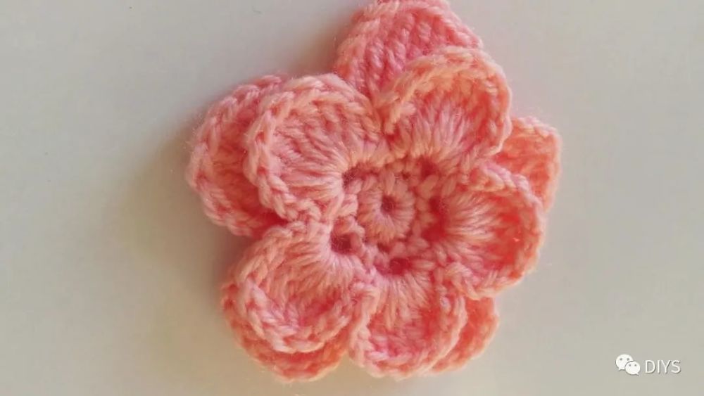 毛线编织教程立体五瓣花的钩织方法