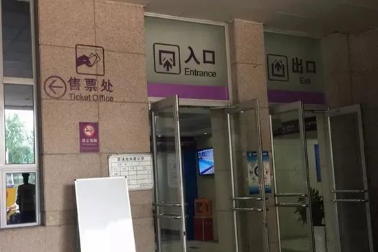 呼吸心跳骤停|“猝死”事件频发，有人突然倒下，你会用这种设备救人吗？