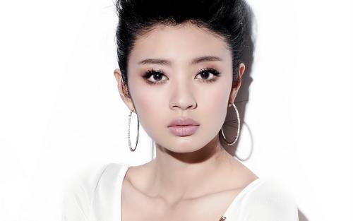 安以轩|安以轩自曝怀二胎心脏不适，老公丢下工作陪她产检，太贴心了