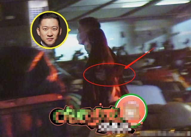 曹云金|曹云金新恋情疑曝光，深夜与神秘女楼下亲昵，女方肤白貌美颜值高