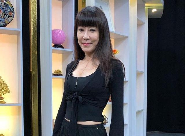 罗霈颖|罗霈颖猝死不排除他杀，警方怀疑闺蜜有嫌疑，凌晨4点才离开住所