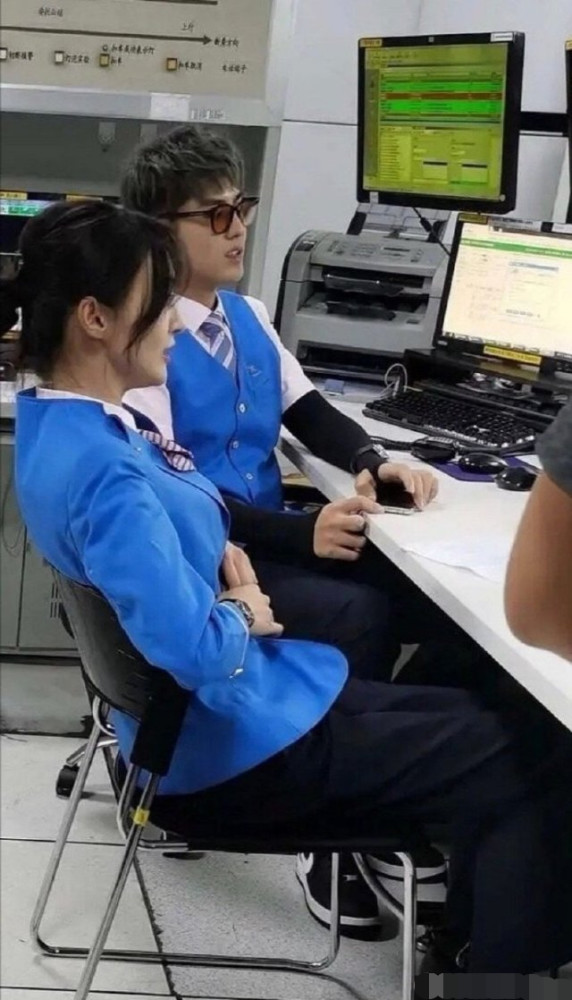 郑爽|郑爽吴亦凡同框录节目超养眼，女方颜值身材在线，男方笑容迷人