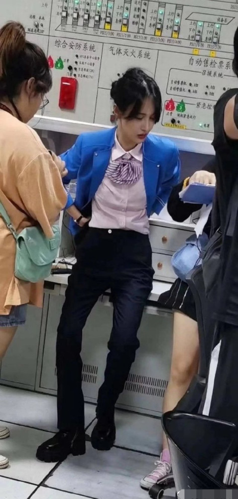 郑爽|郑爽吴亦凡同框录节目超养眼，女方颜值身材在线，男方笑容迷人