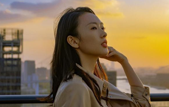 林有有|童瑶拍戏执意要真扇林有有？还好只拍了2遍，林有有的反应厉害了