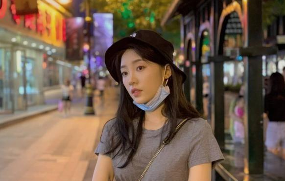 林有有|童瑶拍戏执意要真扇林有有？还好只拍了2遍，林有有的反应厉害了