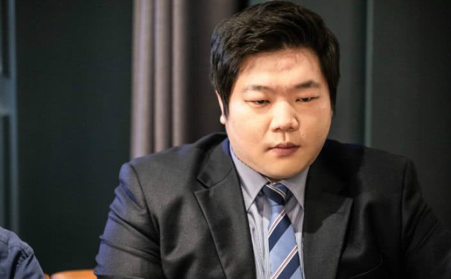 Faker首发无望？T1主教练公开指责李哥，称其不听指挥，破坏团队氛围