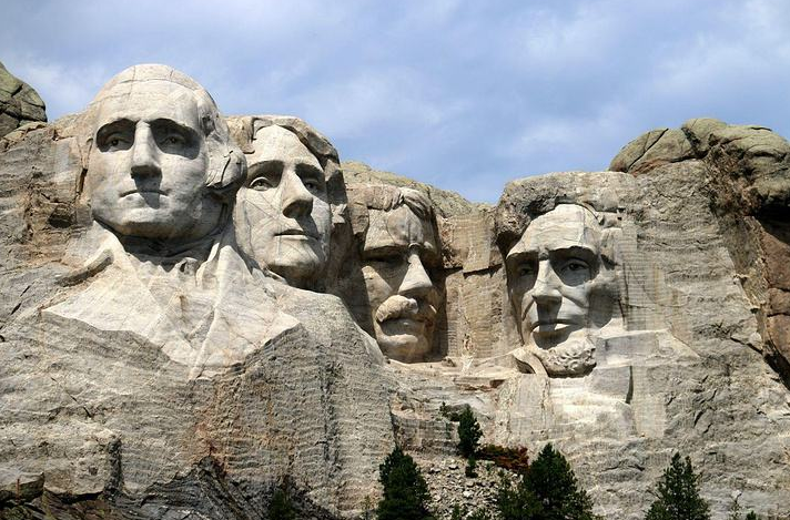 特朗普|特朗普自称理应位列“总统山”，官员：空间不够，雕刻不下