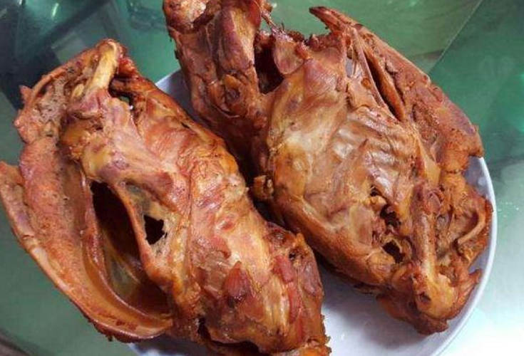 若没有啃着鸡架喝老雪,只能算从沈阳路过,不算真正到过这座城市