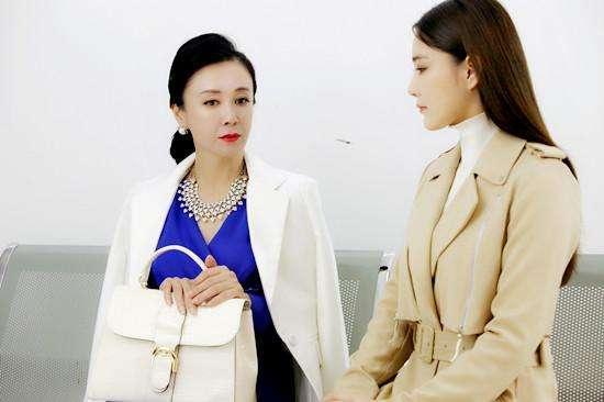 傅艺伟|傅艺伟李玲玉不似同龄人！“最美妲己”容颜不再，曾嫌拍戏苦退圈