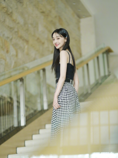 郑爽|郑爽吴亦凡同框综艺节目，穿情侣装毫无违和感，难怪会有绯闻