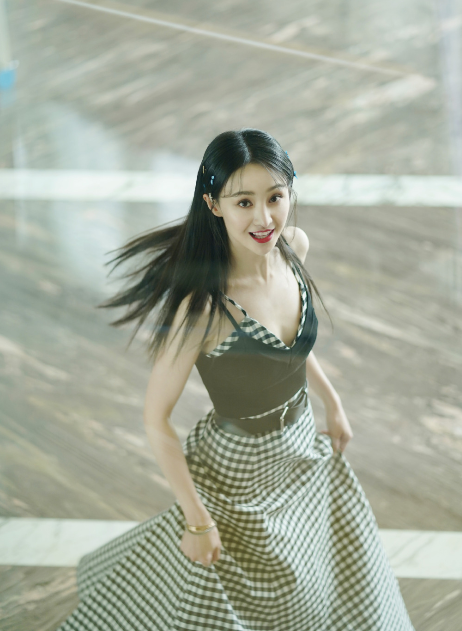 郑爽|郑爽吴亦凡同框综艺节目，穿情侣装毫无违和感，难怪会有绯闻