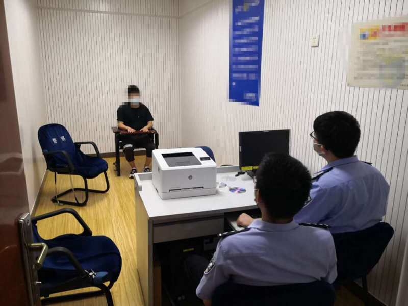 公交总队|趁同事出门倒垃圾 男子竟“顺手牵羊”偷手机