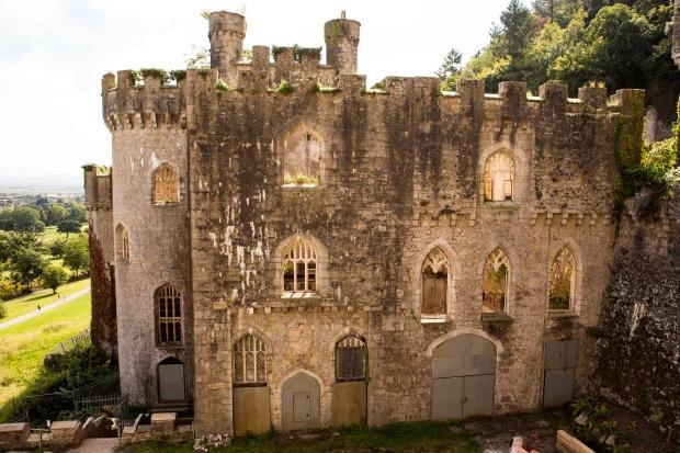 真人秀|英国老牌真人秀敲定“鬼堡”作录制地，当地曾被拍到有白衣幽灵女子出没