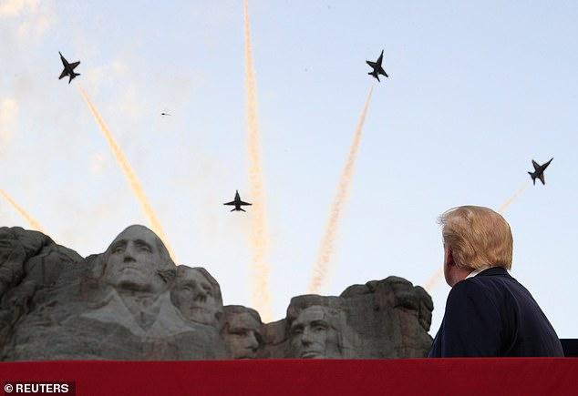 特朗普|特朗普要让自己的雕像上总统山？本人回应：没提过，但是个好主意