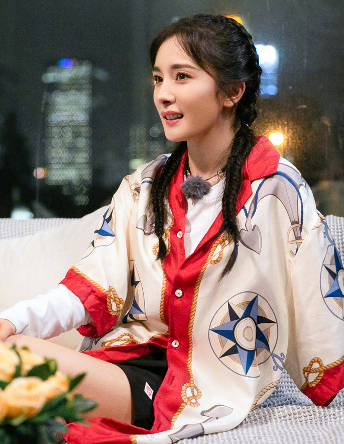 杨幂|终于等到杨幂女儿正脸照！小糯米容颜公开，清楚母亲有无整容了