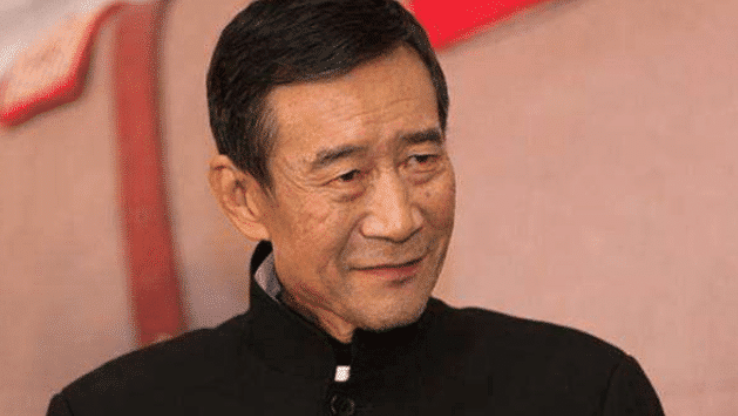 李雪健|李雪健：演完《水浒传》宋江，爱人打电话给我，让我千万别回山东