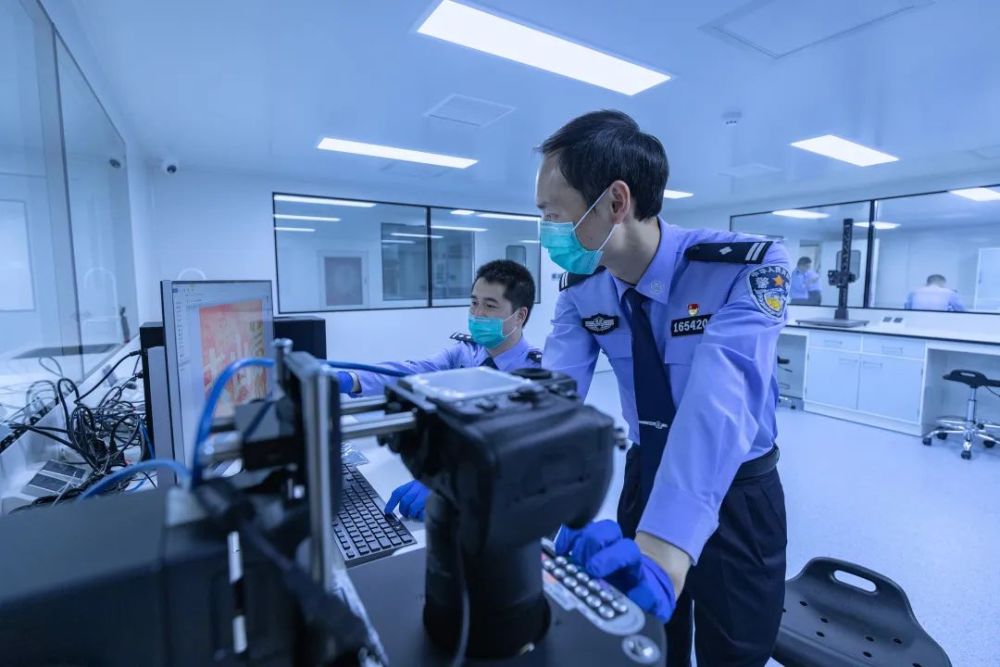 酷!乘风破浪的闽侯刑事技术民警