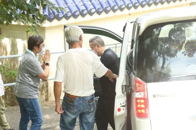 曾志伟|曾志伟送亡妻火化，自曝太太患多种癌症，曾国祥透露母亲希望海葬