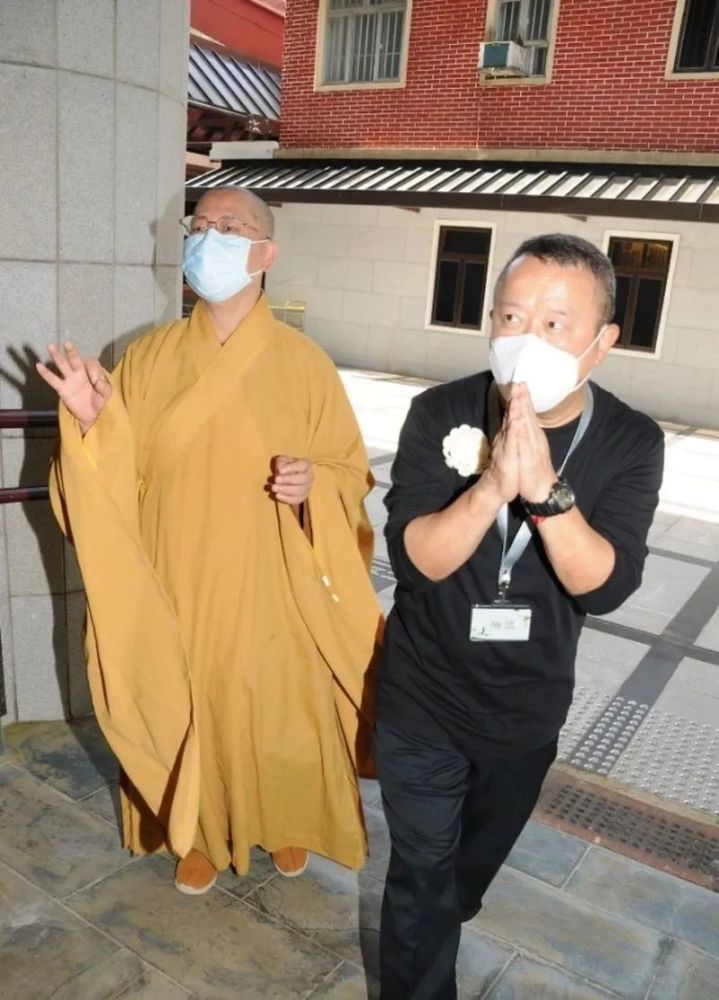 曾志伟|曾志伟送亡妻火化，自曝太太患多种癌症，曾国祥透露母亲希望海葬