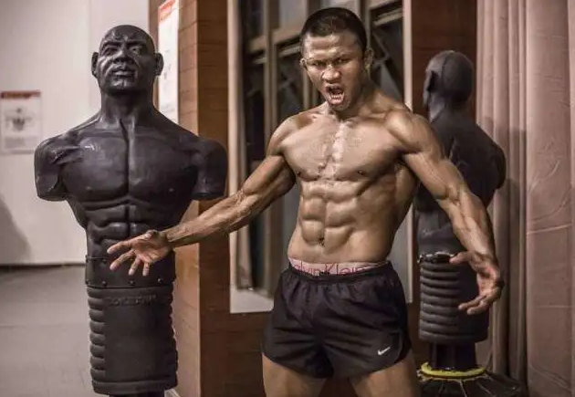 38岁播求身价过亿 仍下田干农活 生活朴素令人深思 腾讯新闻