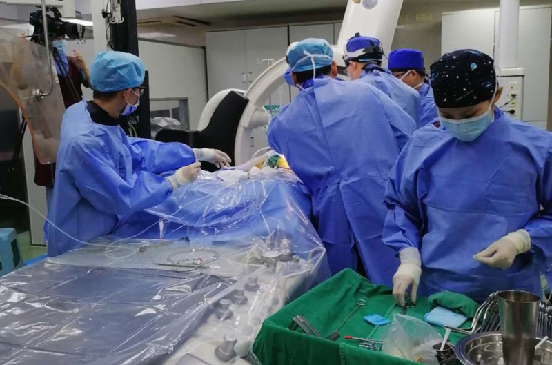 主动脉|不开胸骨就能置换主动脉瓣，64岁阿叔8年的困扰解决了