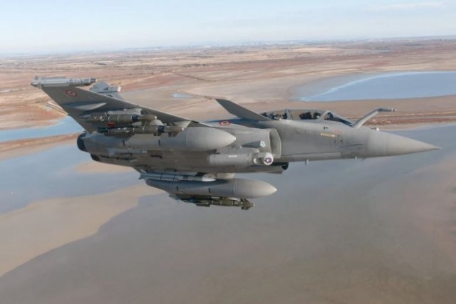 印度_军事|无法接受！印度进口武器装备禁令同时得罪美俄