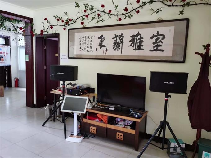 司马台长城|去司马台玩，在小资生活民俗饭庄吃饭，这盘是烤鱼？也太香了吧！