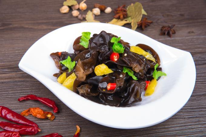 司马台长城|去司马台玩，在小资生活民俗饭庄吃饭，这盘是烤鱼？也太香了吧！