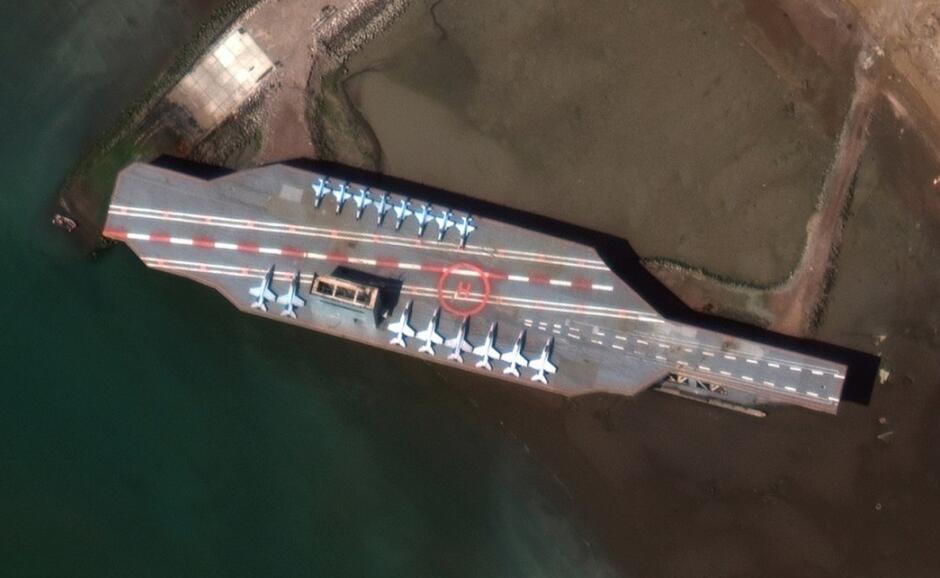 美国航母|美媒：“美国航母”被伊朗击沉后堵住航道 成一大安全隐患