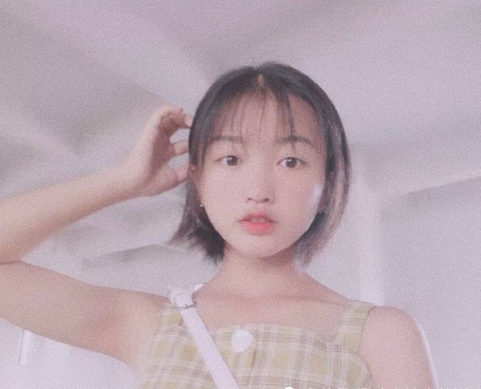 变形计|《变形计》中的神仙妹妹回农村后被冷嘲热讽，为救父亲辍学当网红