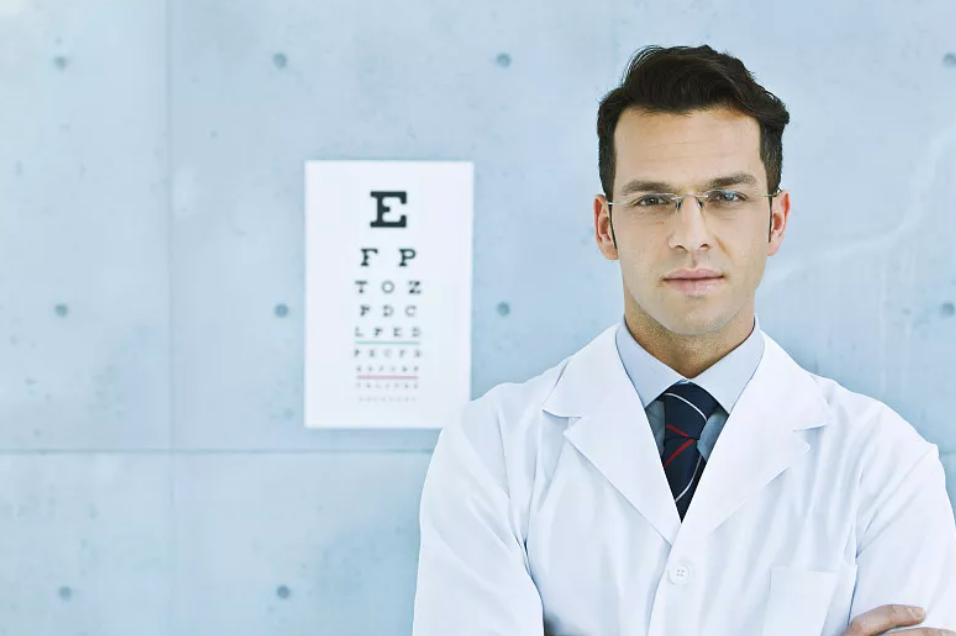 糖尿病|42岁老板视力下降，他都没想到得糖尿病已经三年了