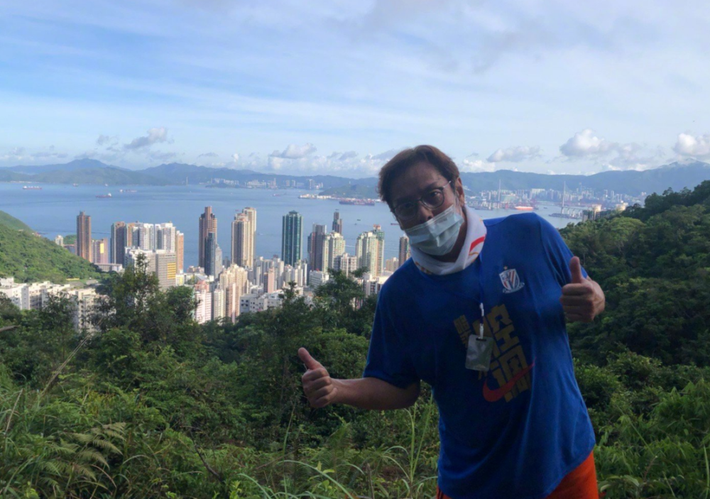 谭咏麟|69岁谭咏麟游山吸灵气，缺席老友曾志伟太太丧礼，原因曝光！