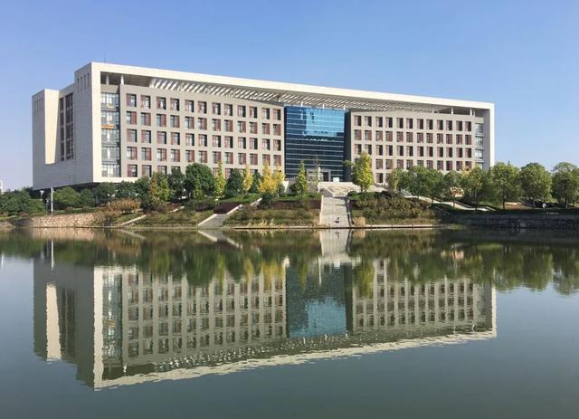 安徽这两所大学所在城市不同,毕业生喜欢就业的城市却相同