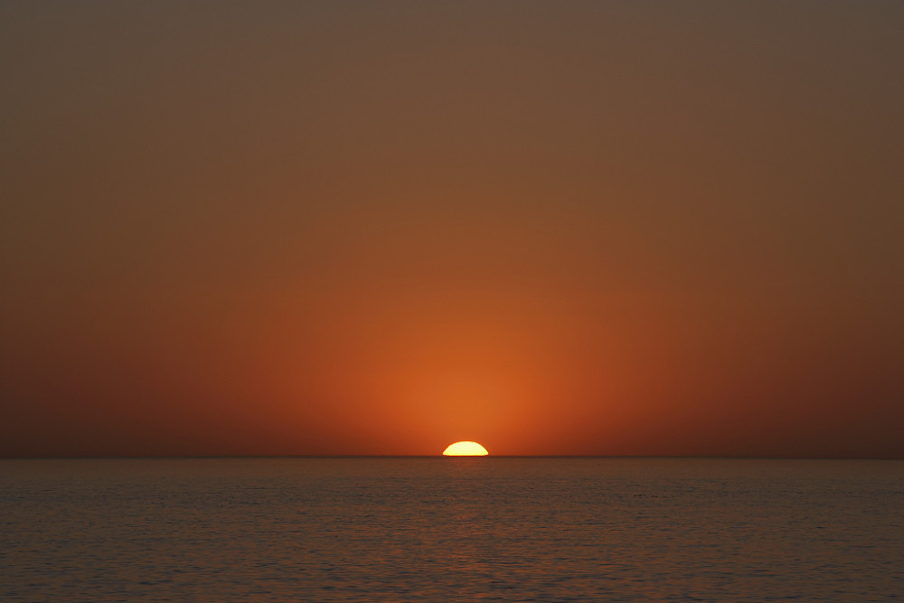 全唐诗|一首堪与唐诗媲美的当代力作：夕阳一点如红豆，已把相思写满天