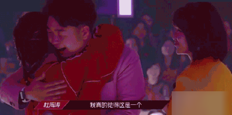 吴昕|37岁吴昕一改往日少女范，穿深V礼服拍大片，大秀美背贵妇范十足