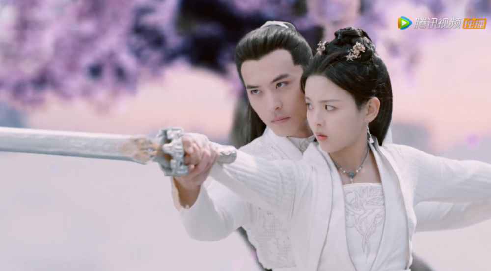 且听凤鸣|《且听凤鸣》开播！来看“废柴少女”的逆袭闯关！