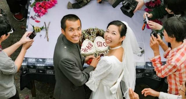 港大硕士携妻归隐乡间做环保人住22平米小屋13年不买一件衣服