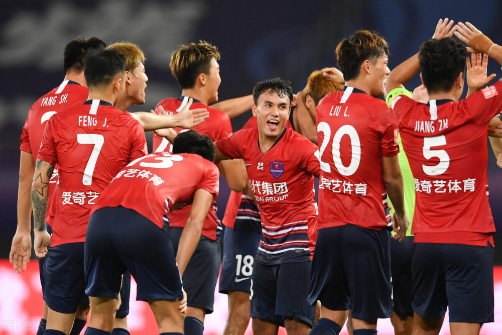 重庆当代vs青岛:三员大将出战成疑,镇队之宝如何应对伤病