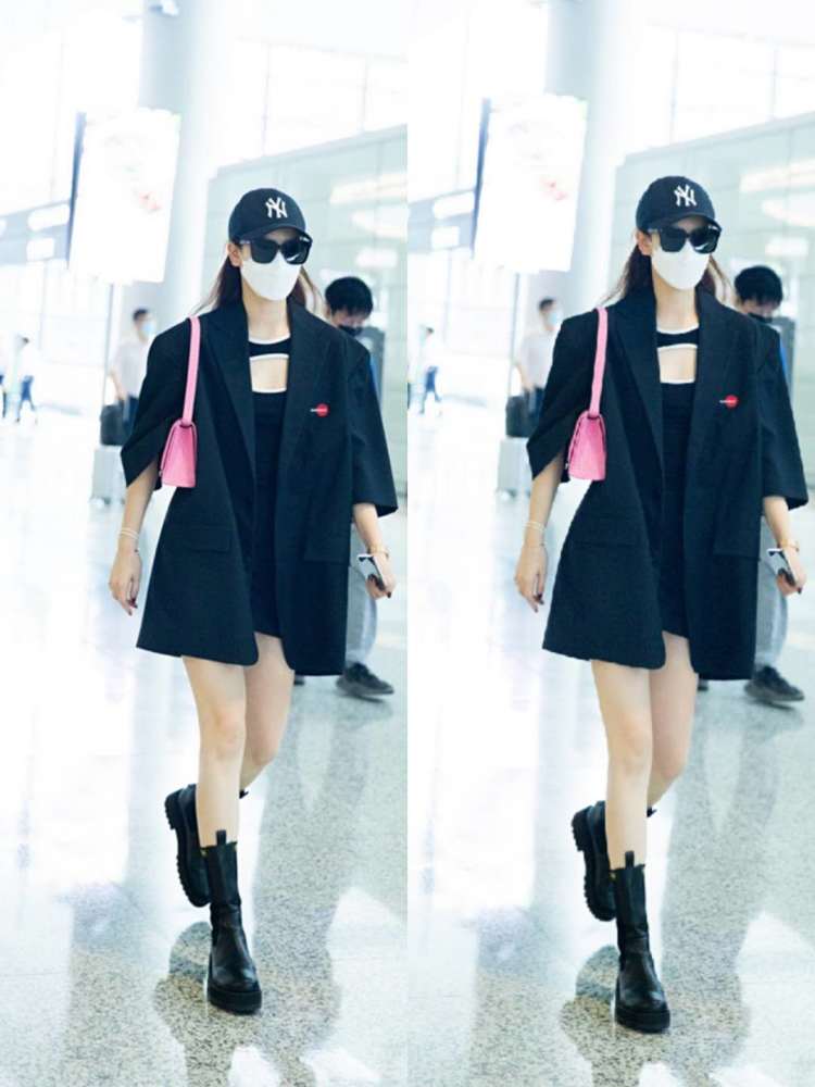 戚薇|工作室晒戚薇最新机场美照，遭戚薇无情吐槽：这还是人腿吗