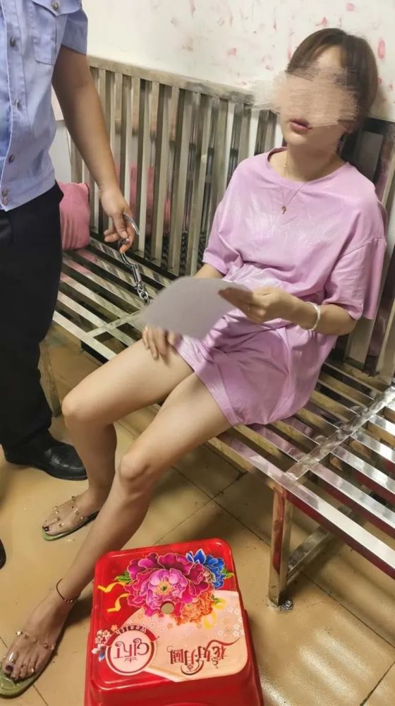 现场直击警方掀起扫黄风暴多个卖淫团伙被端