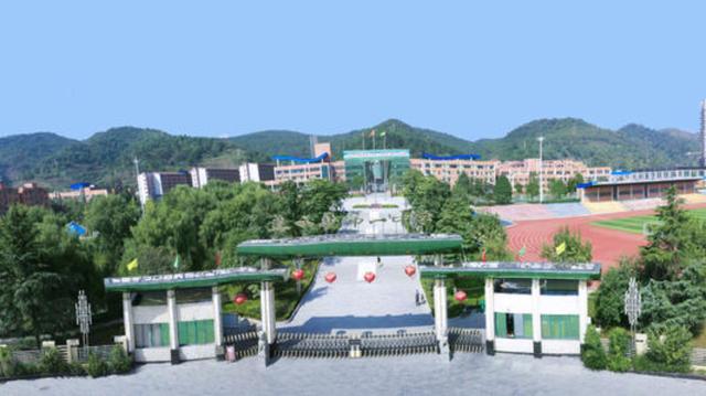 遵义市普通高中排名_49960人!2020年遵义普通高中招生计划出炉(2)